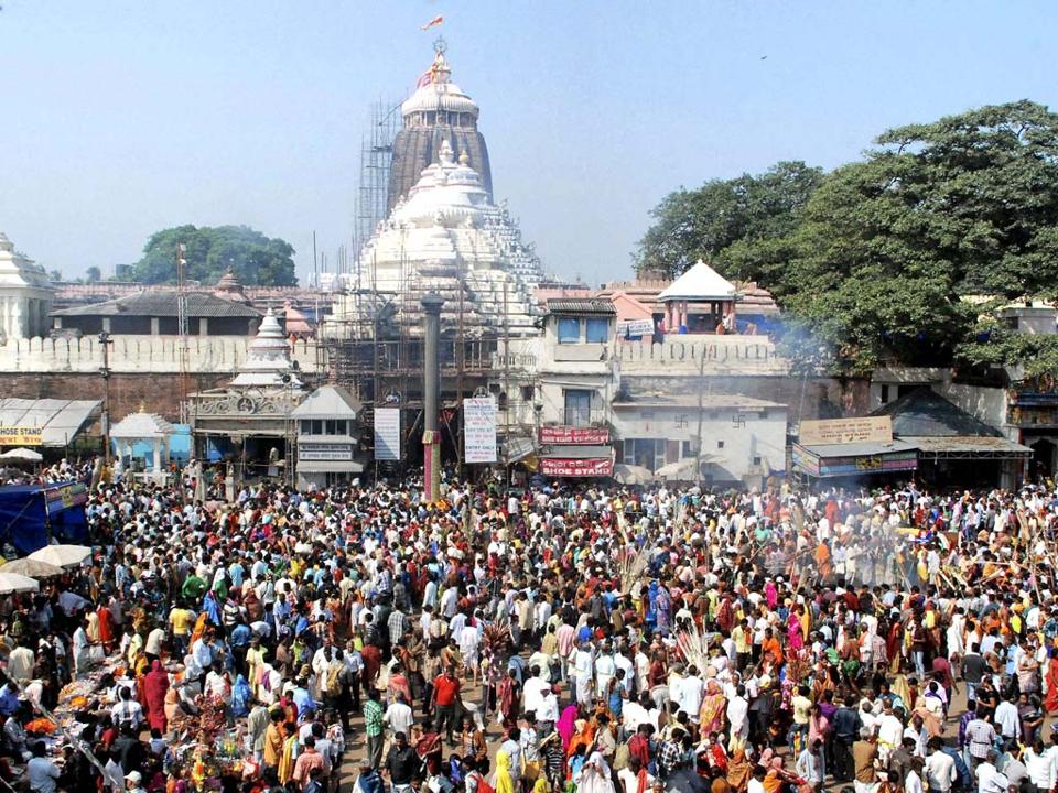 Crowd of devotees seeking Lord Jagannath's blessings