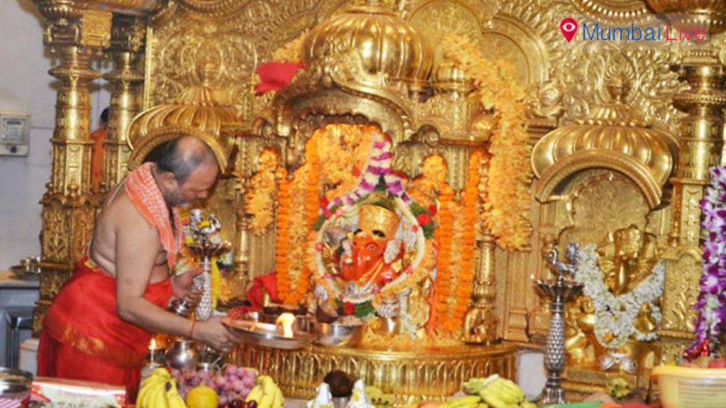 Offerings at Siddhivinayak Temple