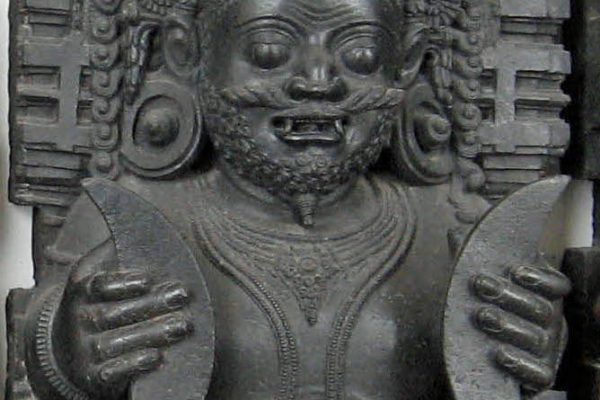 A statue of Rahu_rahu and ketu