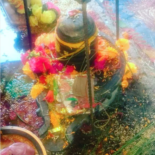 Shiv ling at kamleshwar mahadev mandir.