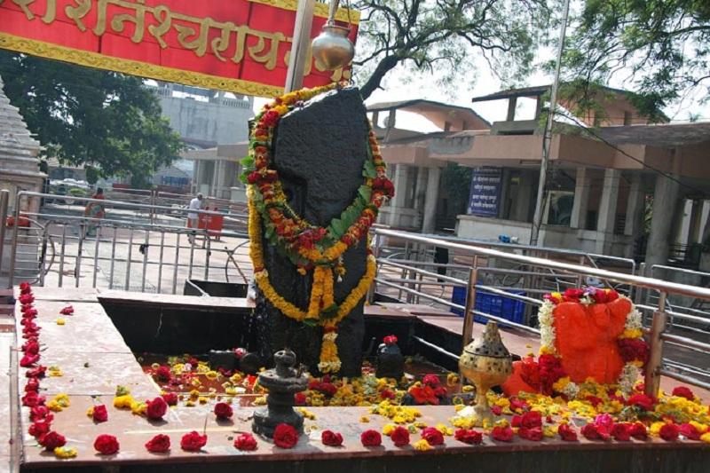 This Shani Temple is in Maharashtra