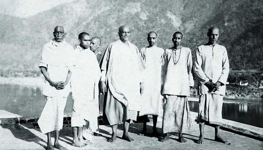 Swami Shivananda With Swami Chinmayananda On His Initiation Day