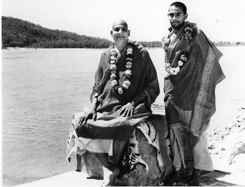 Swami Shivananda With Swami Vishnudevananda