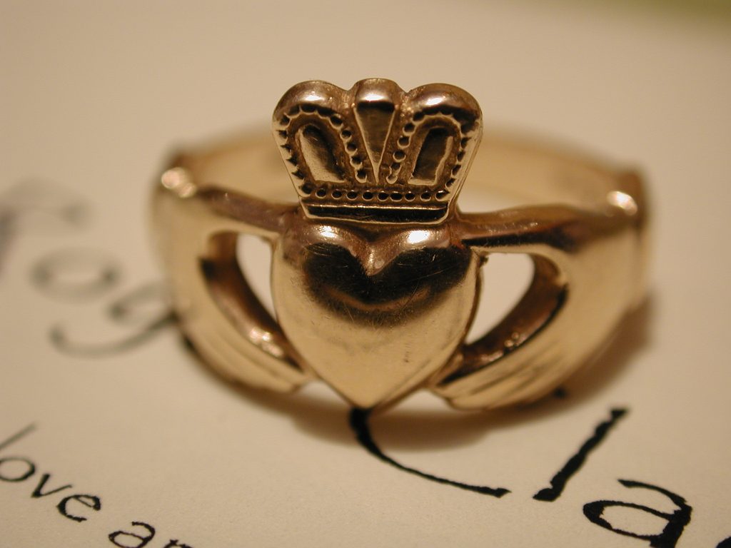 A Claddagh Ring as a wedding ring for an Irish wedding