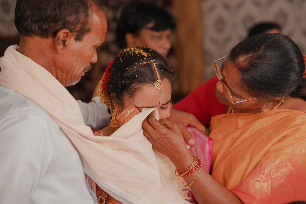 A Tearful Vidai of a Bride after her Lingayat marriage ceremony