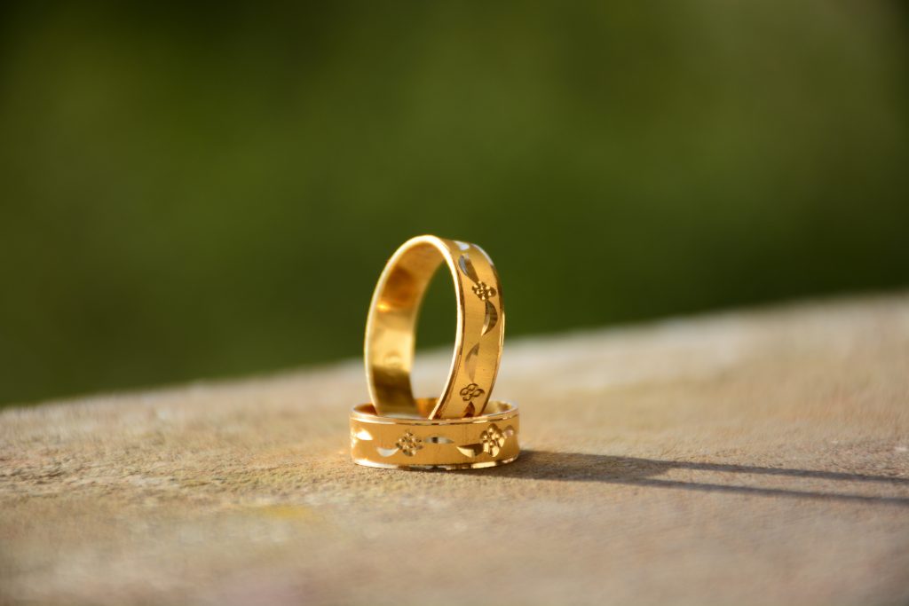 Golden engagement rings